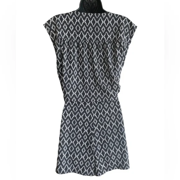 Banana Republic Black and White Patterned Romper - Picture 6 of 10